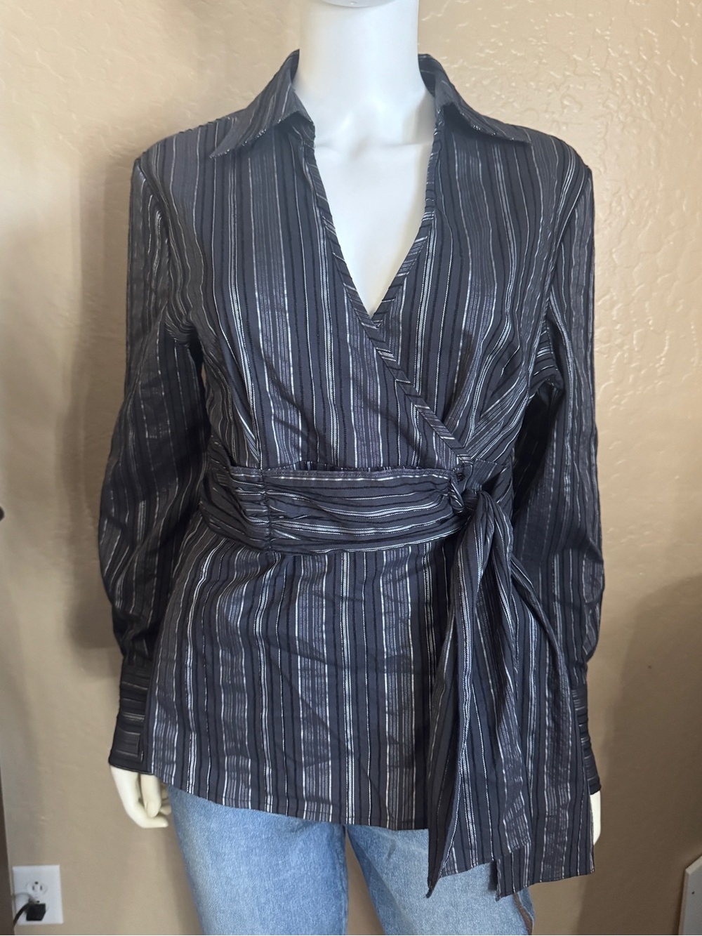 Gitano bow shirt medium